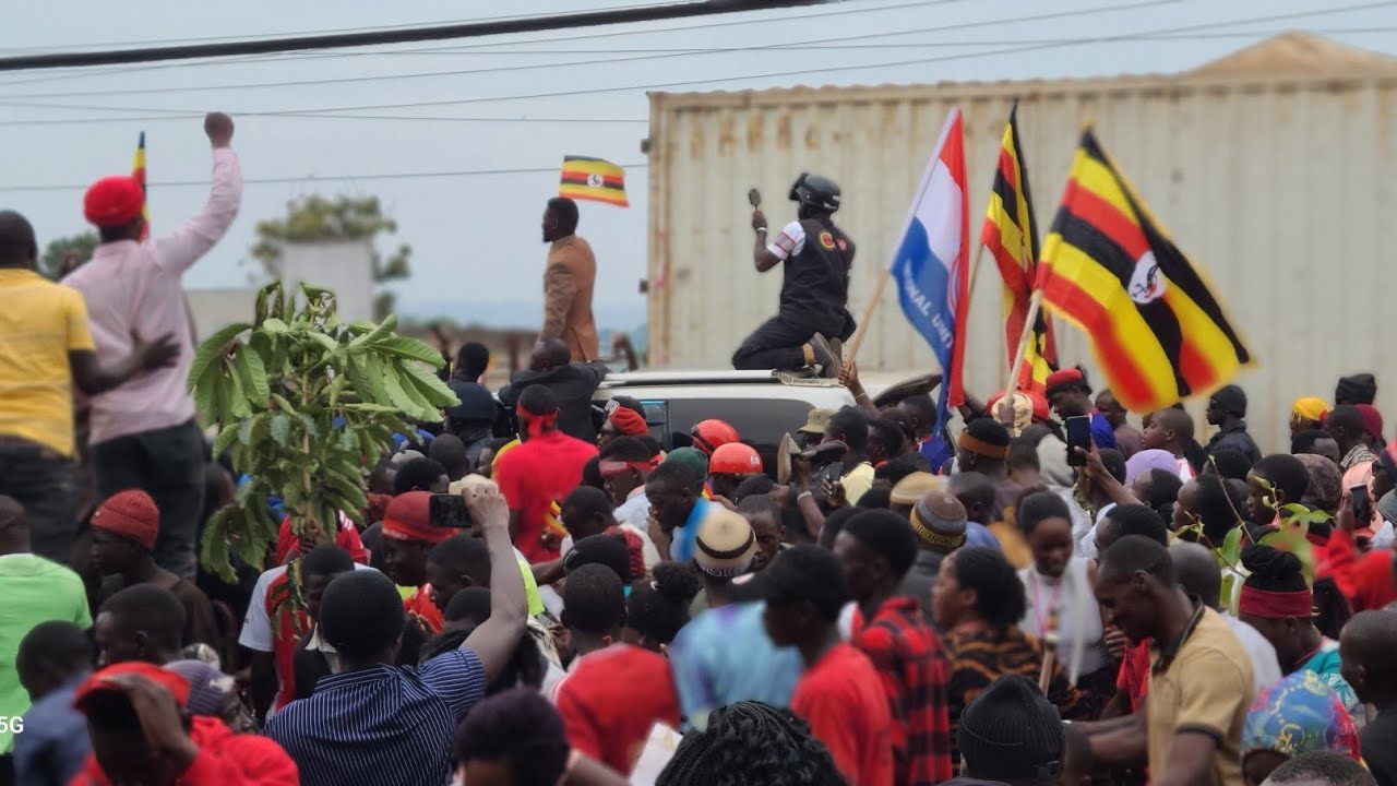 Part-II  Bobi wine, wuno OG we, Hon Sanyu nti omusomesa yamuyita nga Ghost student!