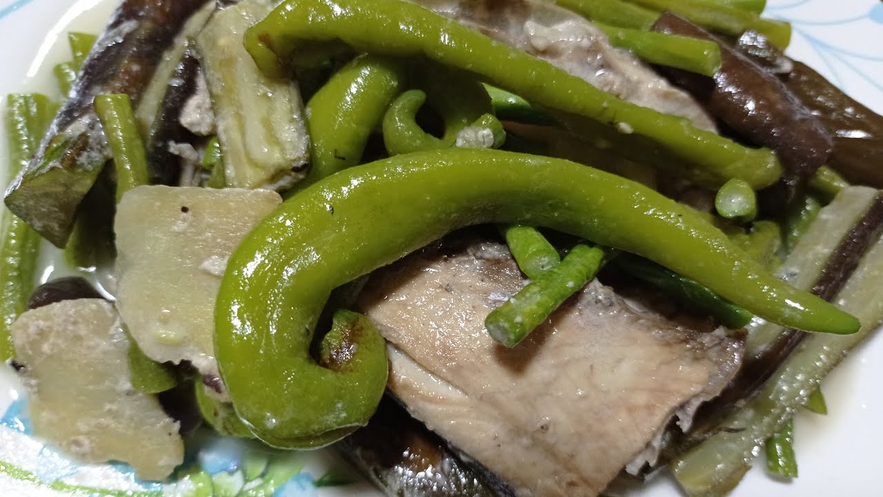 GINATAANG TUNA FISH HEAD recipe jollyduazo YouTube