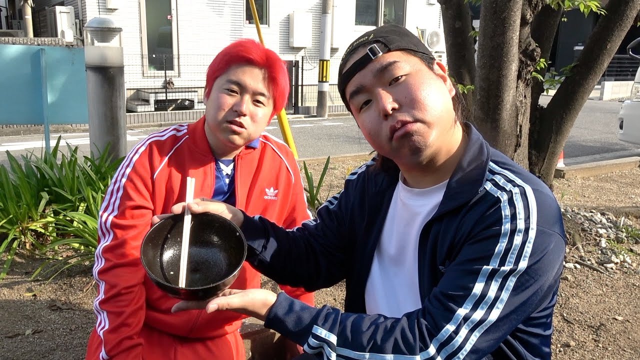 Big eater] A video of two fat people eating extra-large tempura