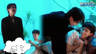 картинка: Чи Чэн случайно оголился😳 тянет штаны Да Бао🔥 страсть зашкаливает💦 режиссёр смеётся: дальше!