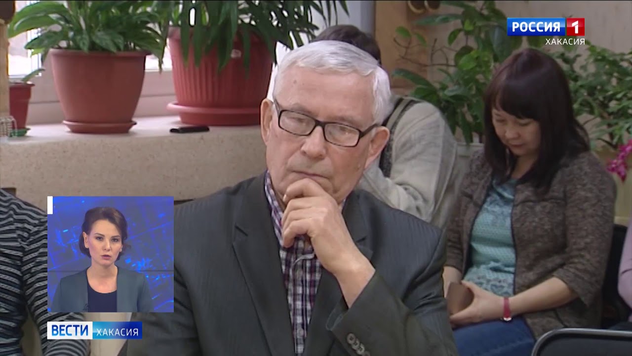 Ученые-лингвисты ХакНИИЯЛИ представили два больших исторических научных ...