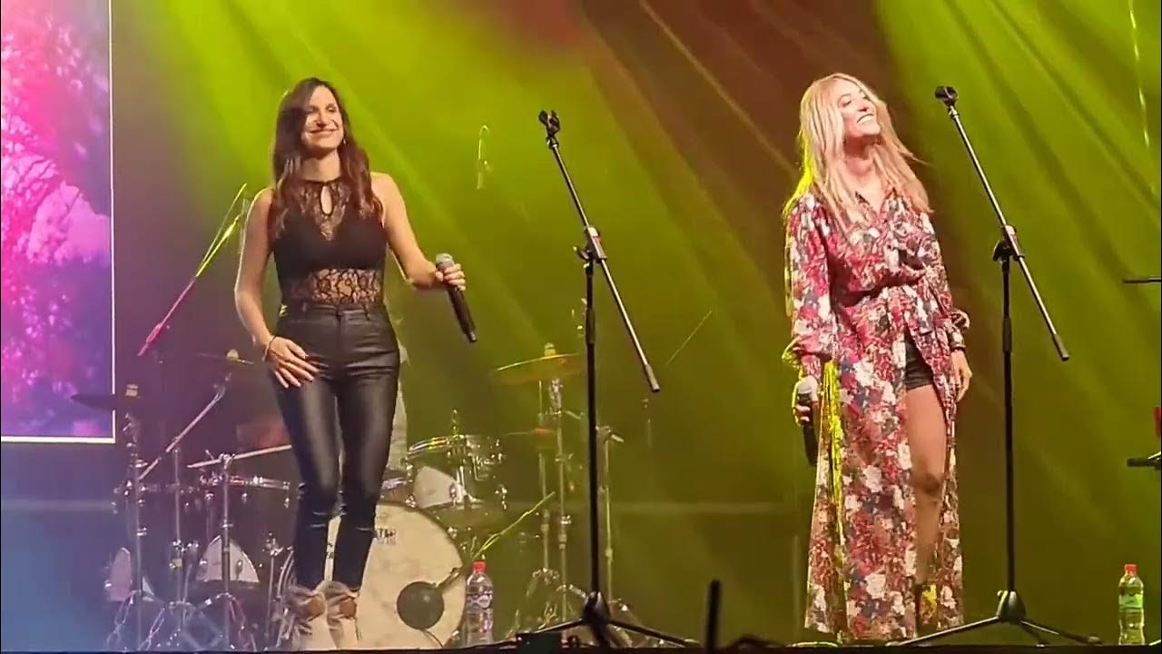 Lo Echamos a Suertes Ella Baila Sola en Chile YouTube