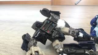 Blurr vs Dragstrip (Transformers stop motion)