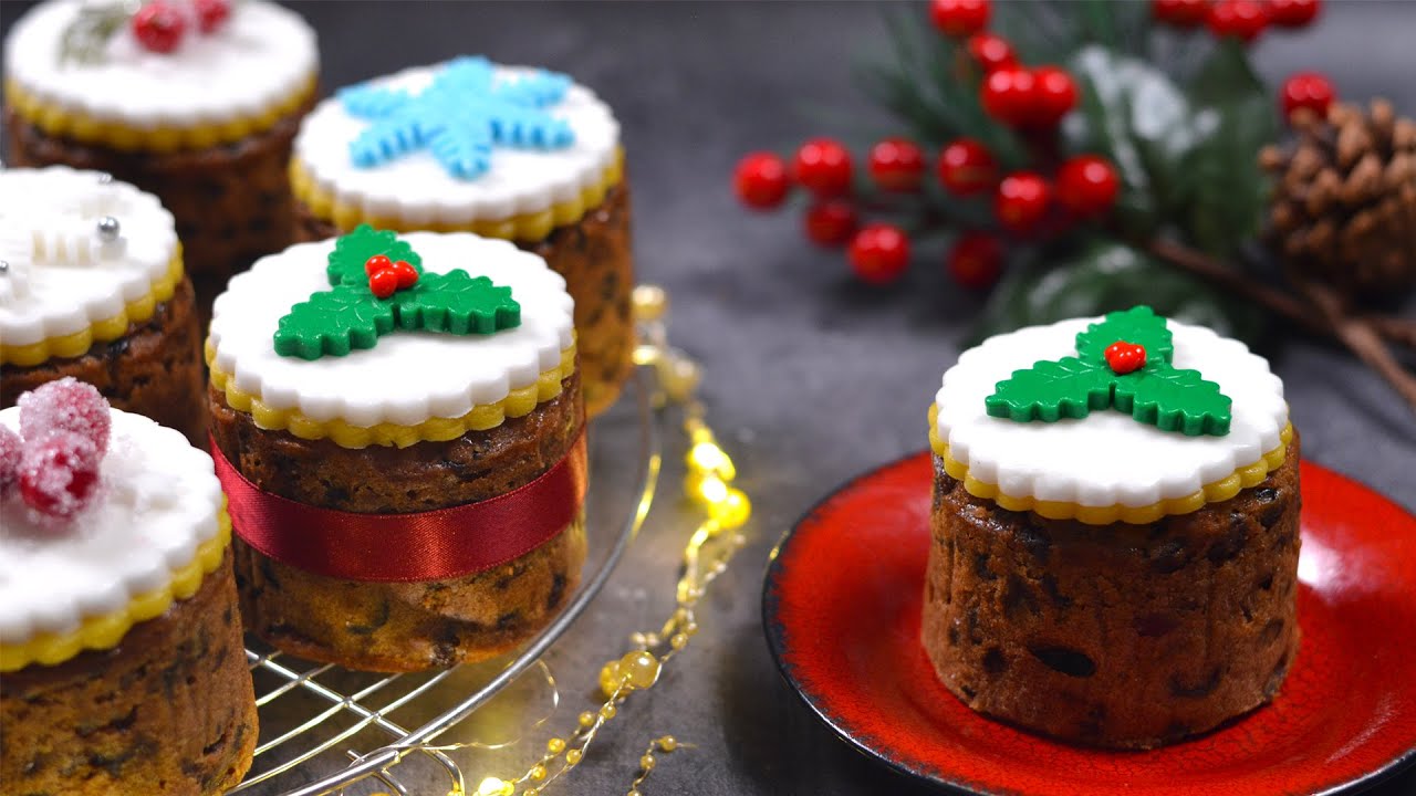 Mini Christmas Cakes