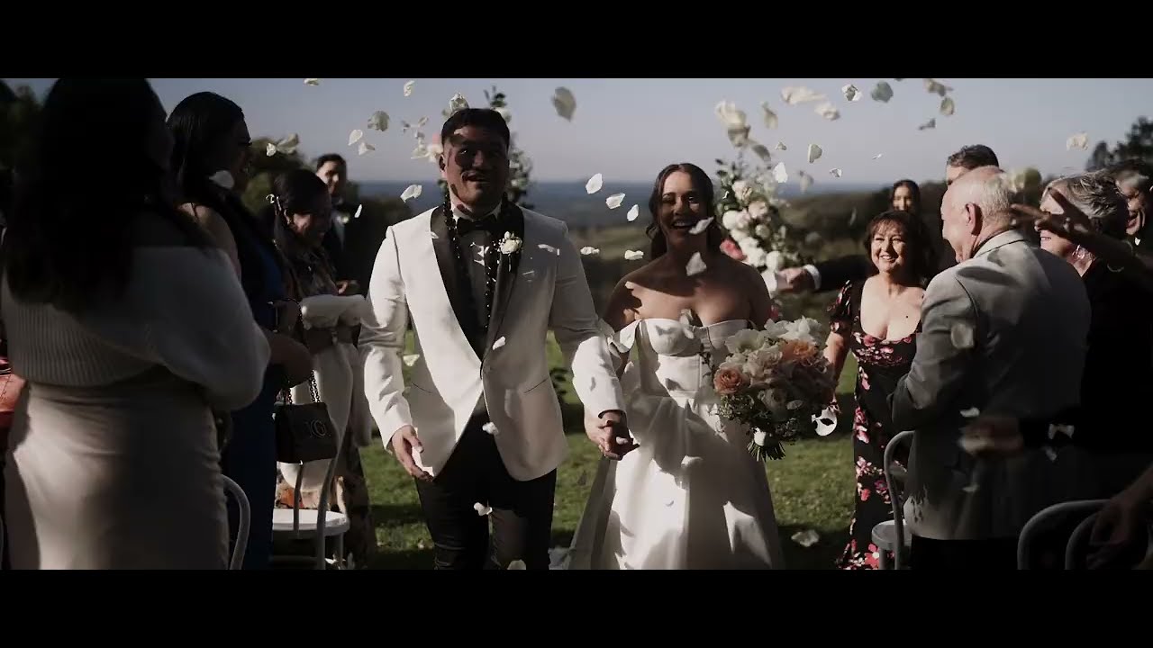 Mariah + John Maleny Manor Wedding