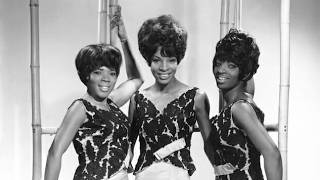 Martha Reeves and the Vandellas sing ‘Heatwave' live!