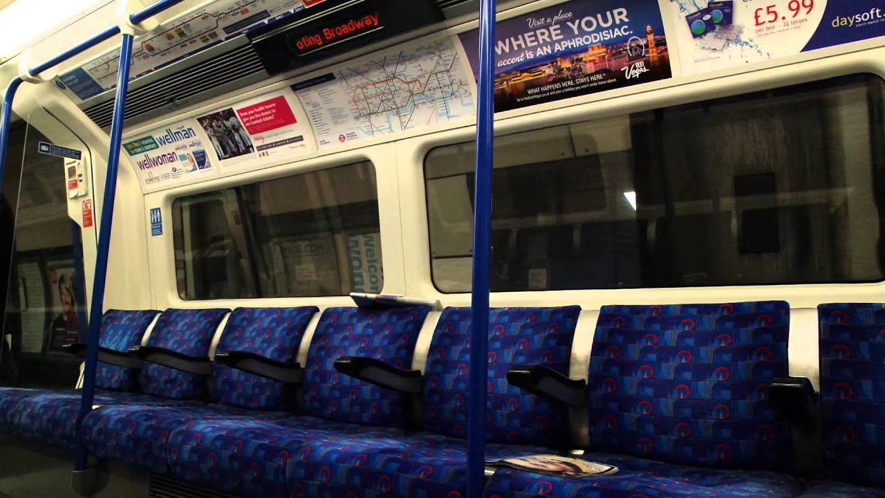 London Underground Northern Line (1995 Stock, 51545): South Wimbledon - Clapham South