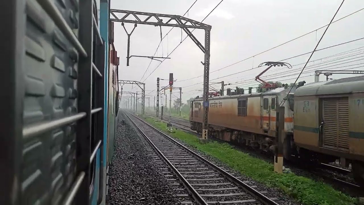 18520 Mumbai LTT Vishakapatnam express overtake Intercity express.