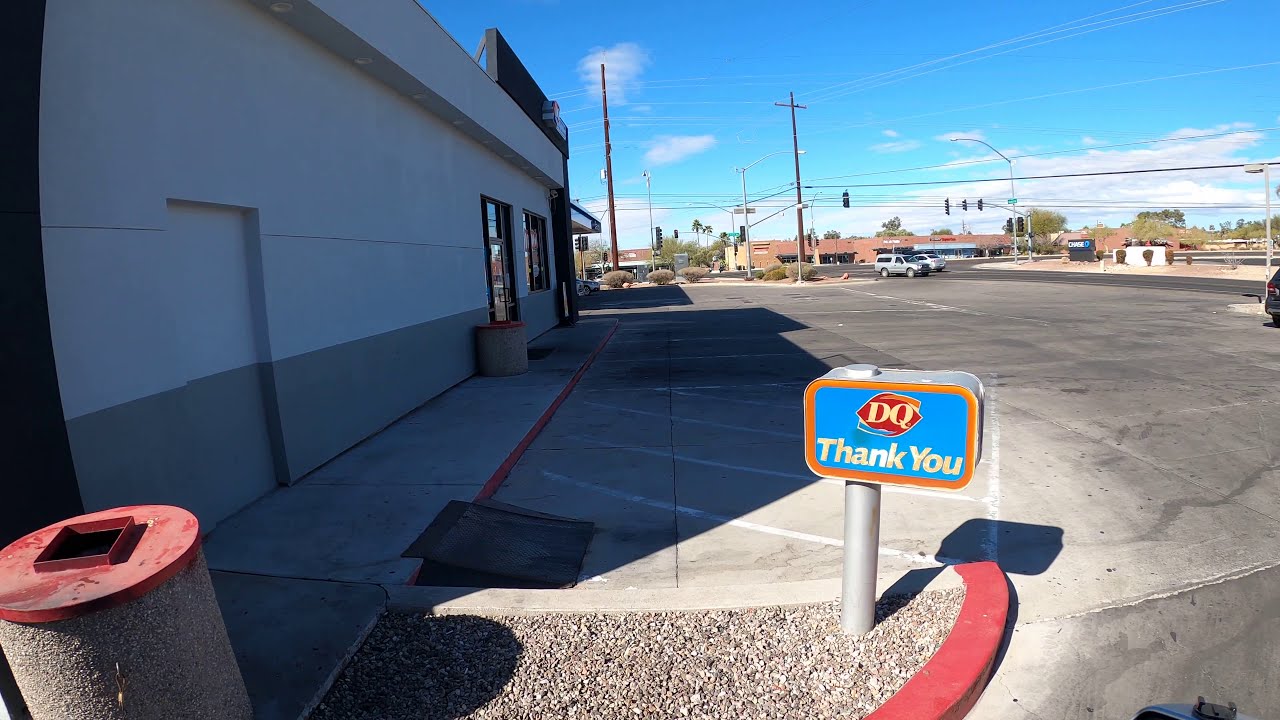 Banana Split, Dairy Queen Drive Thru, DQ, 5960 N Oracle Rd, Tucson, Arizona, 20 Jan, 2021