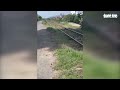 Hiện trường xe tải bất ngờ trôi từ nhà dân ra đường sắt khi tàu hỏa đang lao tới