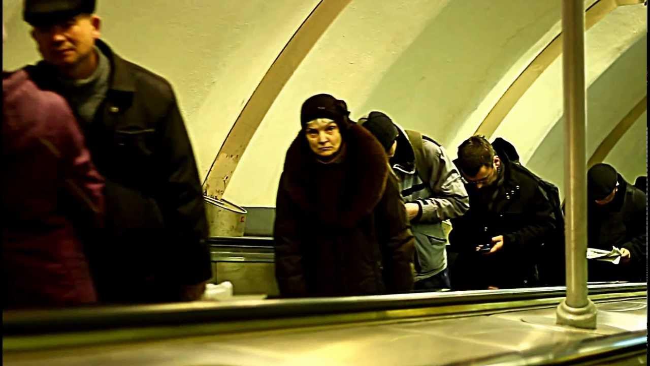 15 минут до метро. Балалаечники в метро Петербург. Хроника Санкт-Петербурга видео.