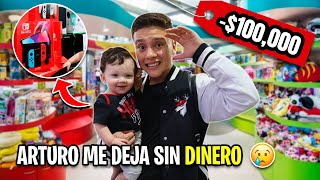 COMPRANDO TODO LO QUE ARTURO TOCA EN UNA JUGUETERÍA 😱 César Pantoja