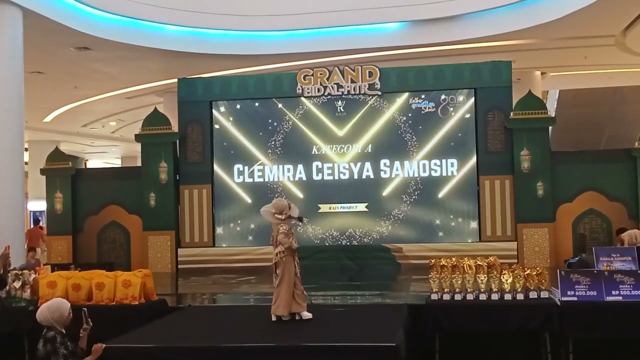 Acara Kalbar muslim show fashion show competition di center atrium gaia bumi raya city mall 