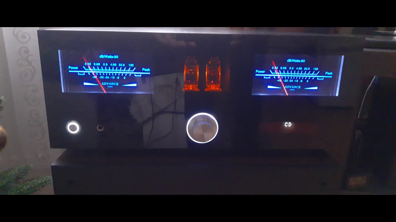 Advance Paris A10 - YouTube