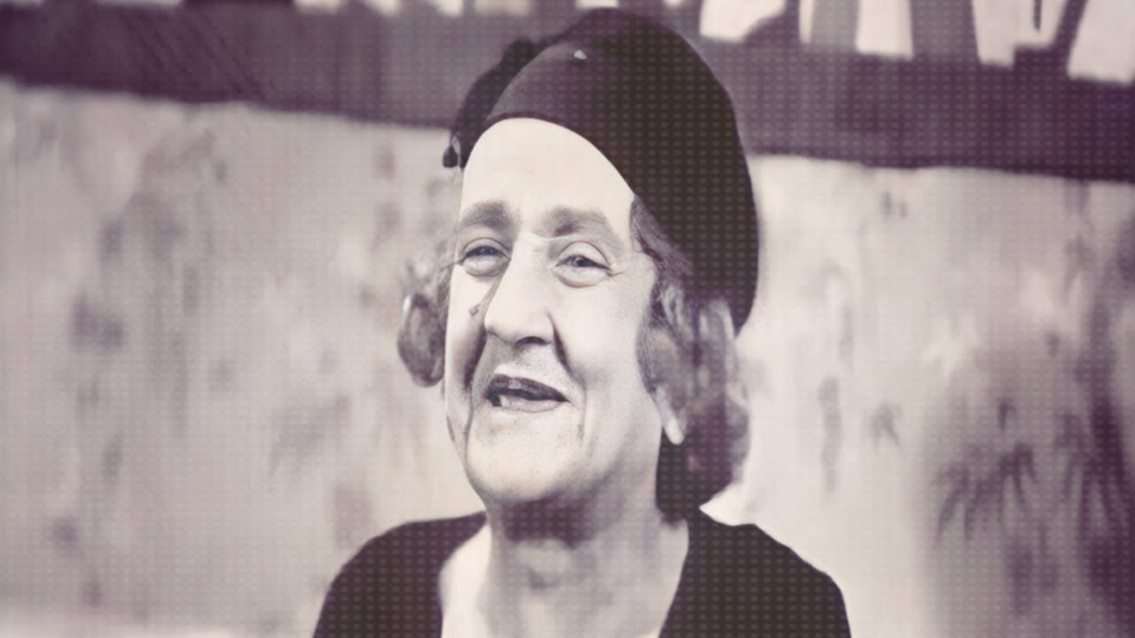 الفنانة أمينة الدهني 