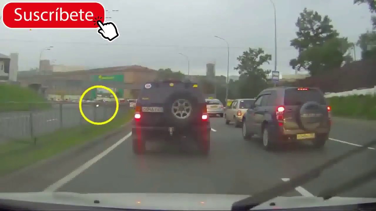 Como No Debes Conducir Tu Auto En 2020 Choques De Autos 2020 accidente