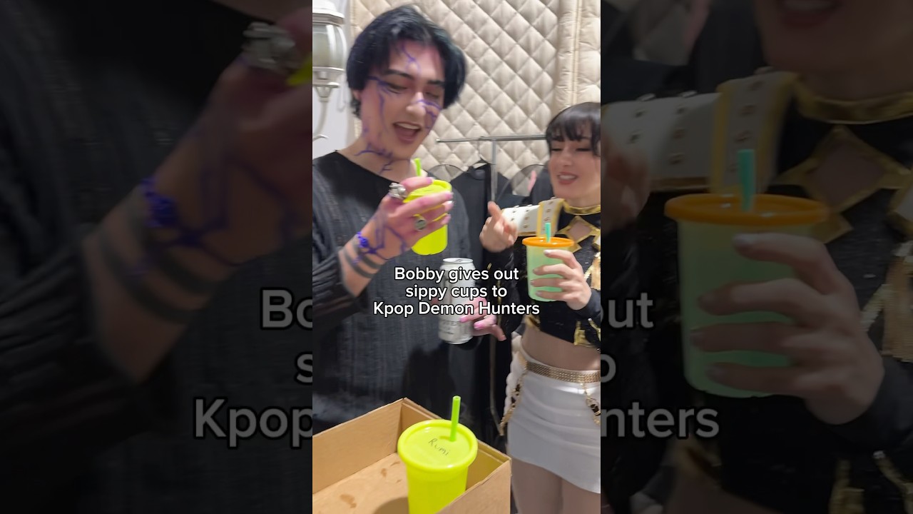 Bobby gives out sippy cups to #kpopdemonhunters @DannyPhantomexe @StevenHe @StellaChuu ​⁠