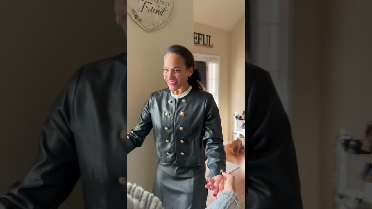 When Honey Pot gets surprised by her momma!