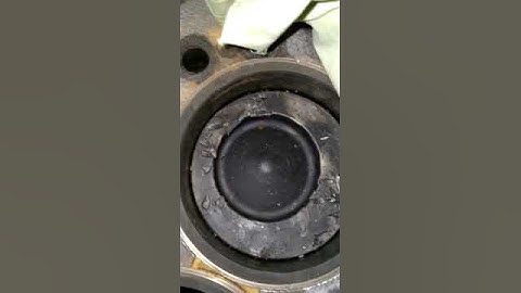 John Deere 6081 engine valve guttering