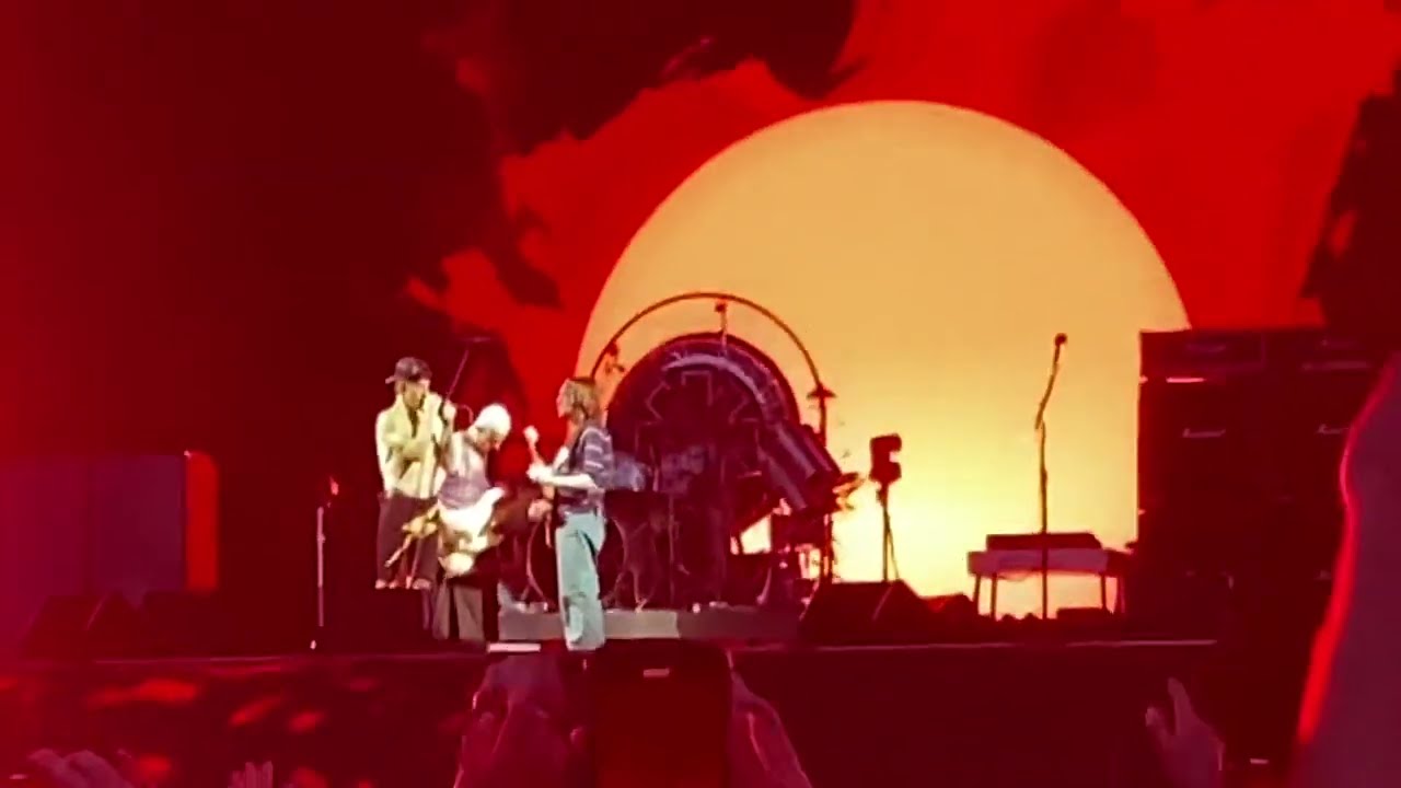Red Hot Chili Peppers - Black Summer LIVE Stade de France 08/07/2022