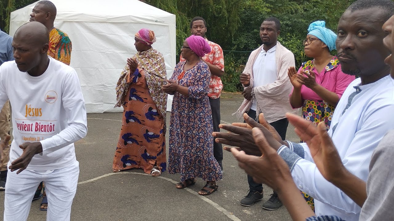 PARIS - SESSION DE BAPTÊME - YouTube