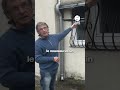Leur maison avait été coupée en deux, ils ont trouvé la solution