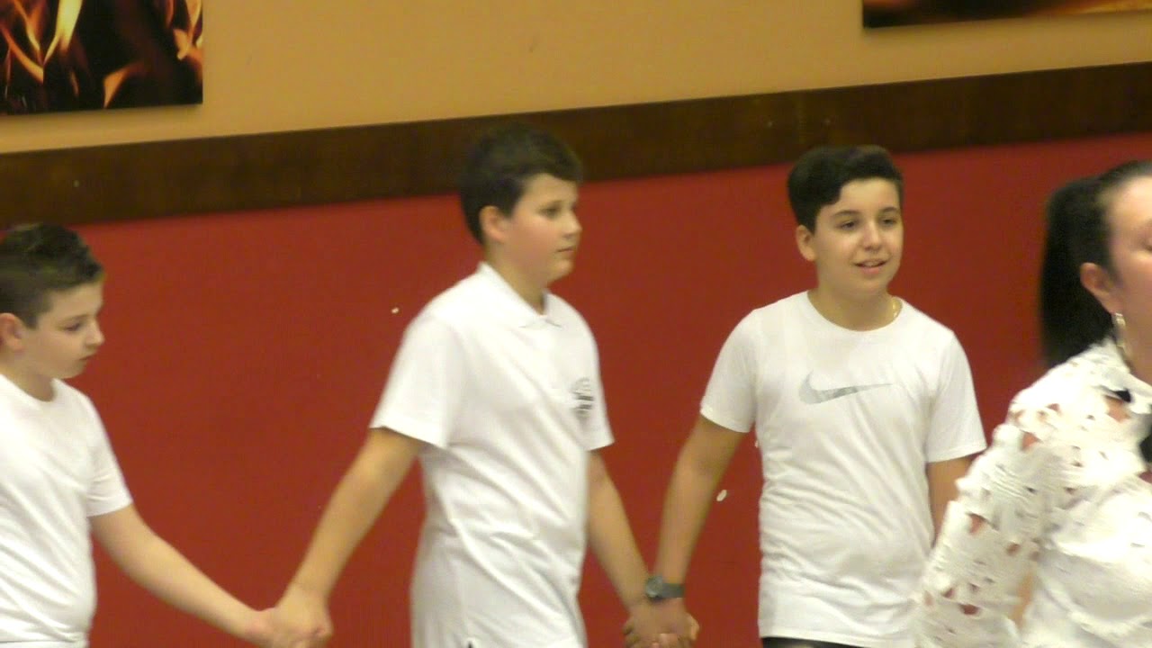 Mladi folkloraši HKM Berlin održali svečani nastup povodom Nikoldana i Došašća 2019.