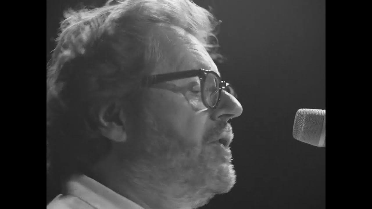 Grzegorz Turnau - Szósta godzina (Official Video)