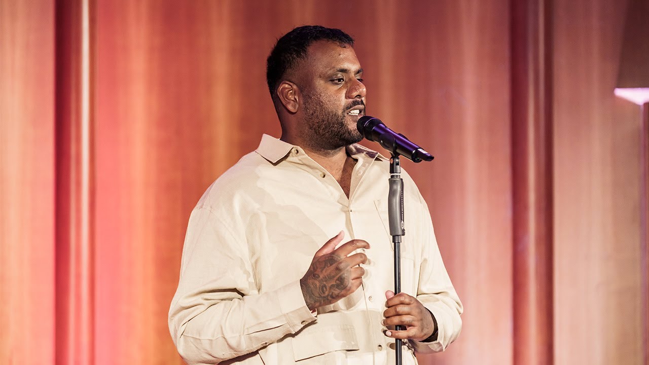 Poetry-Slam: „Papa, warum weinst du nicht?“ | Anuraj Sri Rajarajendran | TEDxLandau