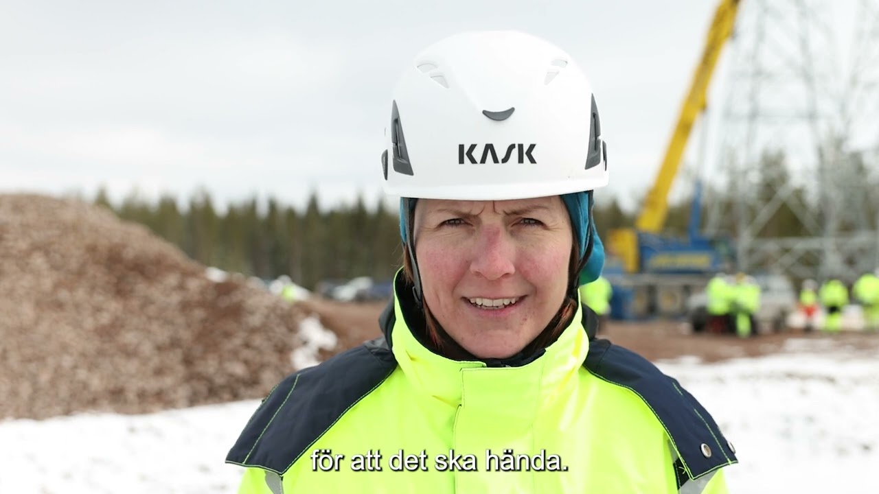 Resning av första stolpen i Aurora Line