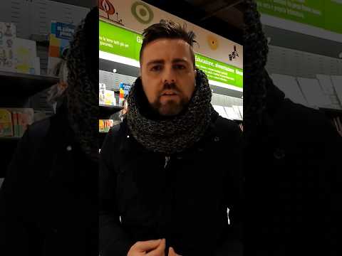 Letizia papà Niko ho trovato un libro per te... roba da Matti #shorts - Letizia papà Niko ho trovato un libro per te... roba da Matti #shorts