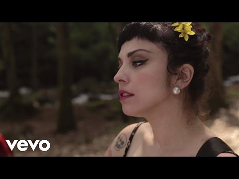 Mon Laferte - La Visita