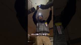 排水配管作業💡きちんと水平を測って丁寧に糊付け✨グッと差し込んで綺麗に繋いでいきます👷✨#株式会社摂津管工 #摂津管工 #管工事 #給排水設備 #給排水衛生設備 #配管工 #配管 #配管工