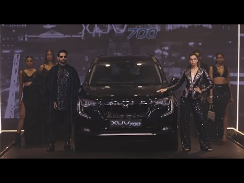 Tech Fashion Tour Season 8 ft. the All-Black XUV700 Ebony Edition