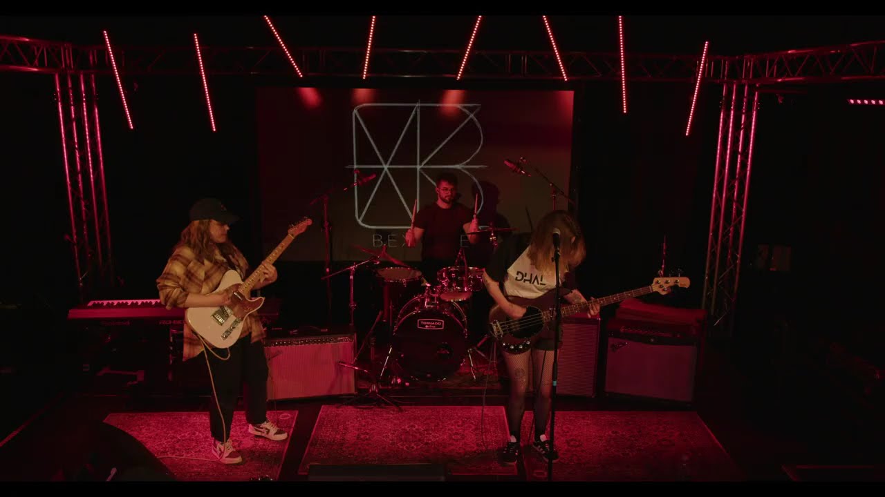 Obejrzyj Bex Kite - 'Reflections' | Live Session w YouTube Obejrzyj Bex Kite - 'Reflections' | Live Session w YouTube