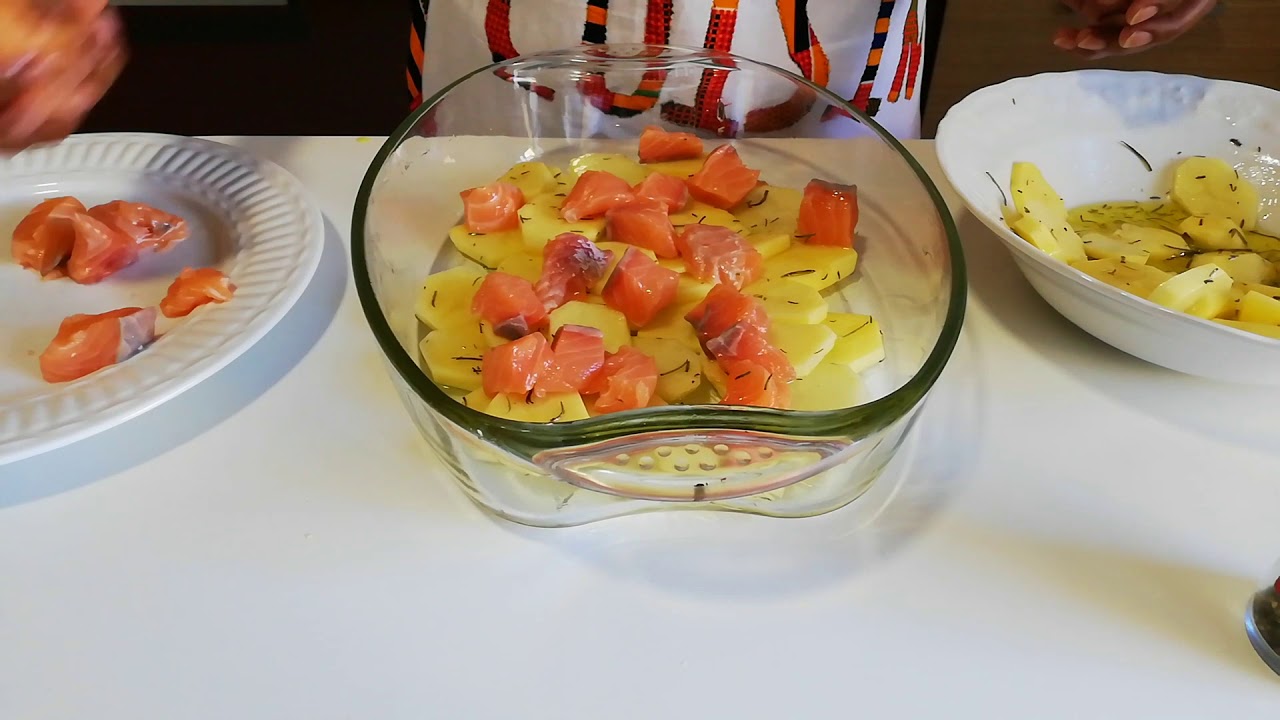 Ma recette de pommes de terre et saumon au four - YouTube