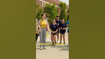 Welcome to Rochester, Class of 2027! 🐝💙 #universityofrochester #moveinday #college #rochesterny