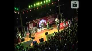 kk performing yaaron live 10,000 people sings along with kk