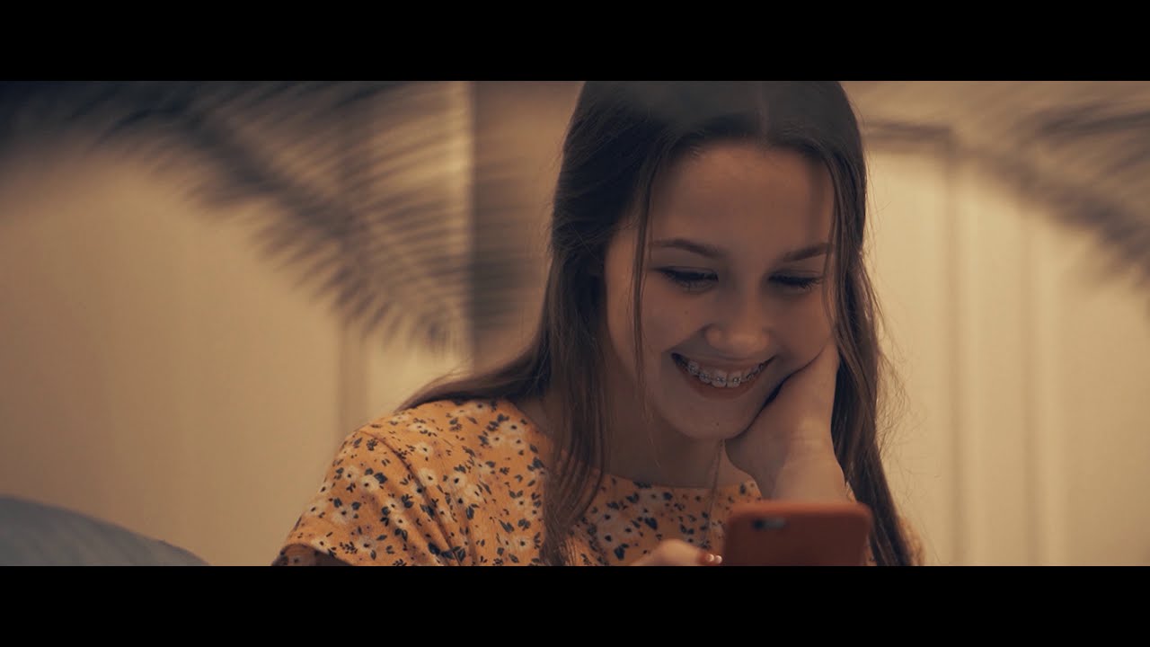 Grafomāns un Sandija Fridrihsone - Klusums (Oficiālais video)