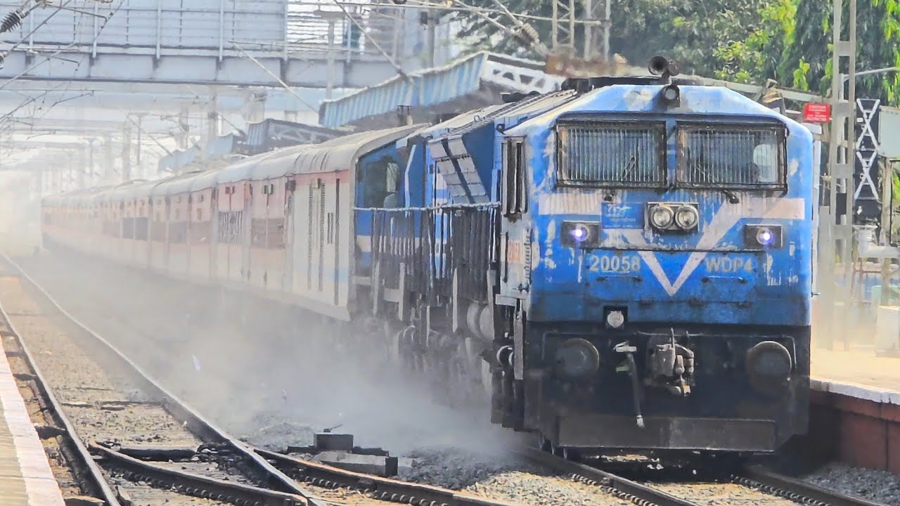 20058 KJM WDP-4+20059 KJM WDP-4 BLEED BLUE TWINS HAULING 16587 YESVANTPUR BIKANER EXPRESS 