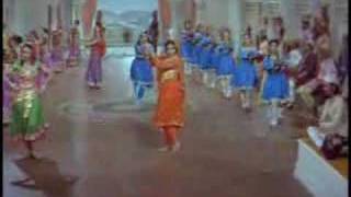 Watch badi door se chal kar aaye hai - bindiya goswami jay vijay.
click http://www.rajshri.com to more bollywood movie songs subscribe
rajshri h...