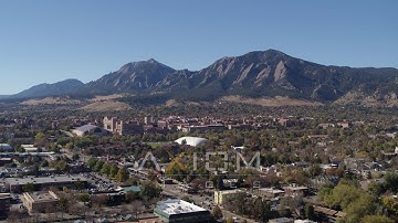 6K drone aerial video of the University of Colorado Boulder, with Green Mountain i.. | DX0001_001925