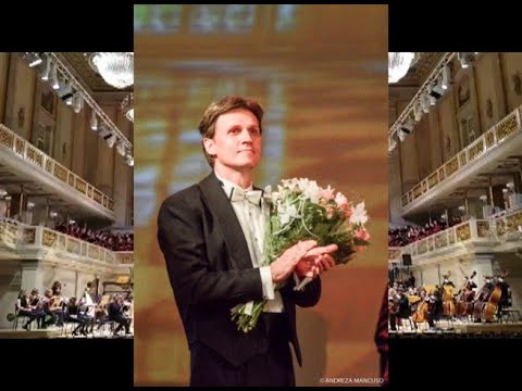 Assista: Vídeo Institucional - Bogdan Dragan arranger