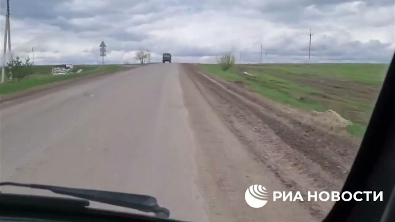 Взорвали колонну русской техники. Российская колонна попала под обстрел в курской. Российская колонна попала под обстрел в курской. Российская колонна попала под обстрел в курской. Обстрел танковой колонны.