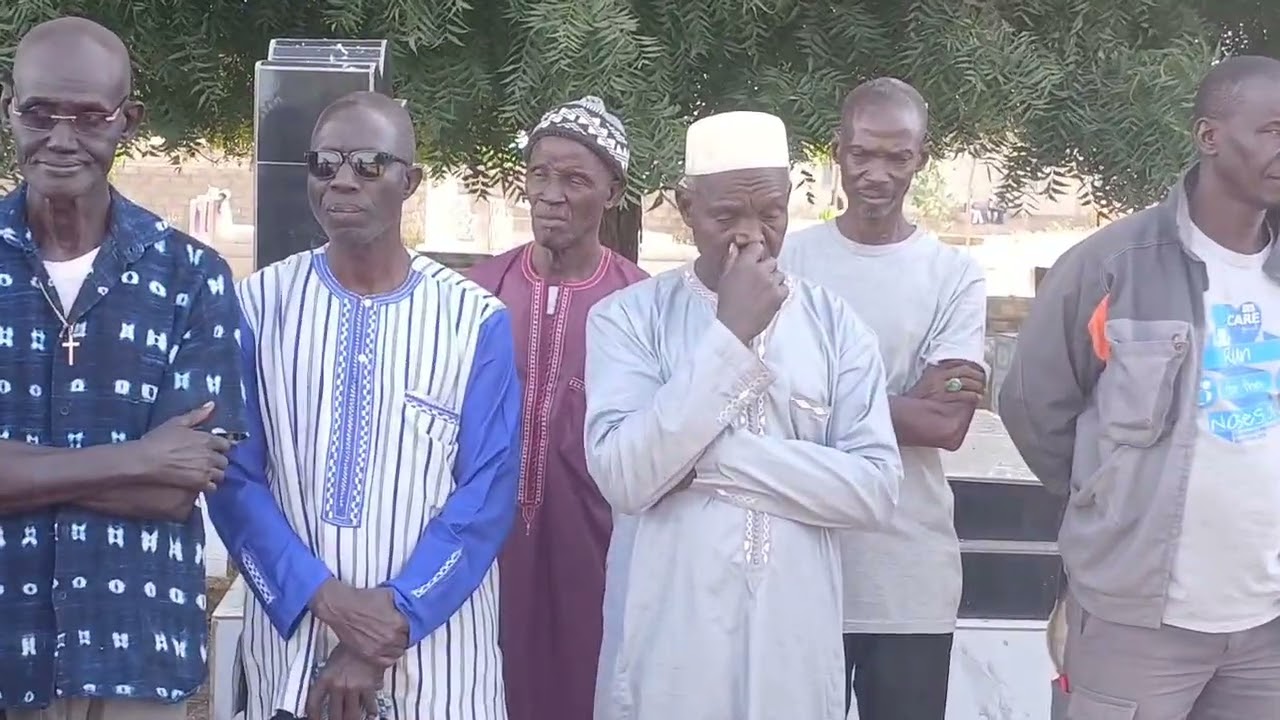 Démarrage et pose de la 1ère pierre de la clôture des Cimetières Catholique de Sangué.