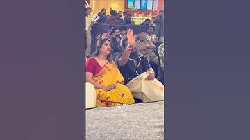 വിജയ് യേശുദാസ് രഞ്ജിനിജോസിന്റെ മുന്നിൽ വച്ച് കൈപൊക്കിയതിന് ഒരർത്ഥമുണ്ട് എന്താണെന്ന് മനസ്സിലായോ? 😜
