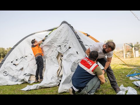 Video: Šeimos savanoriai Turkijos prieglaudoje ir stebuklas