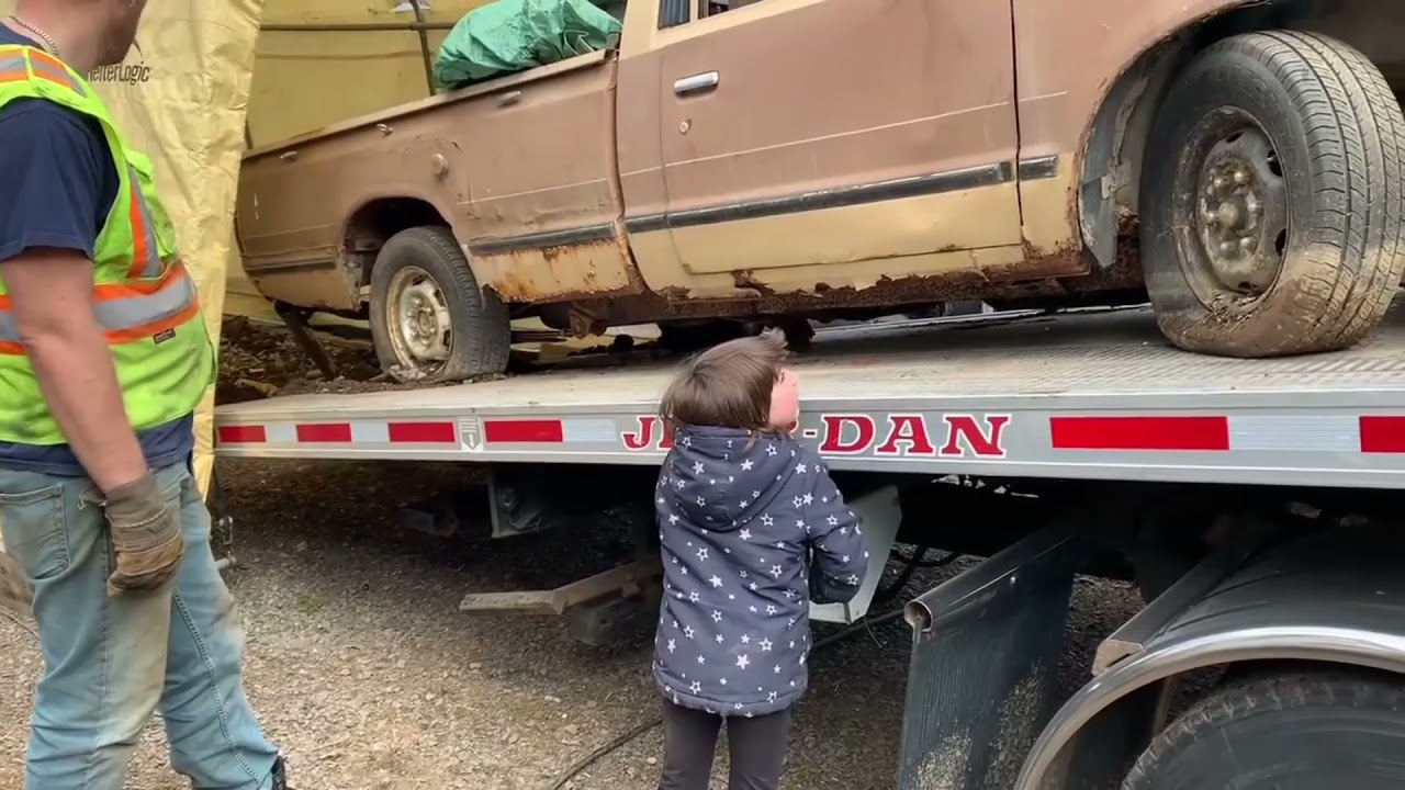 Fireball Towing & Recovery Vid4 Ride along, Towing cars, Split Shifting, Tipping sedan