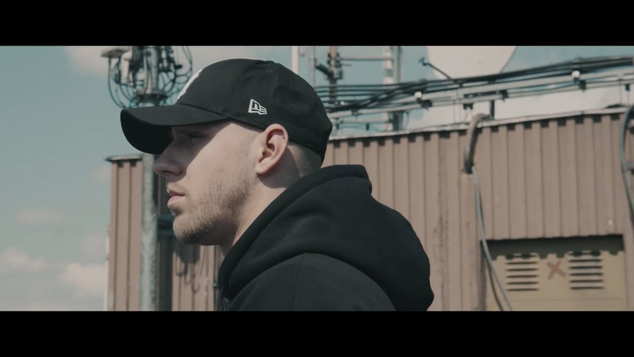BECK - Ez Rap |Official Music Video| - YouTube
