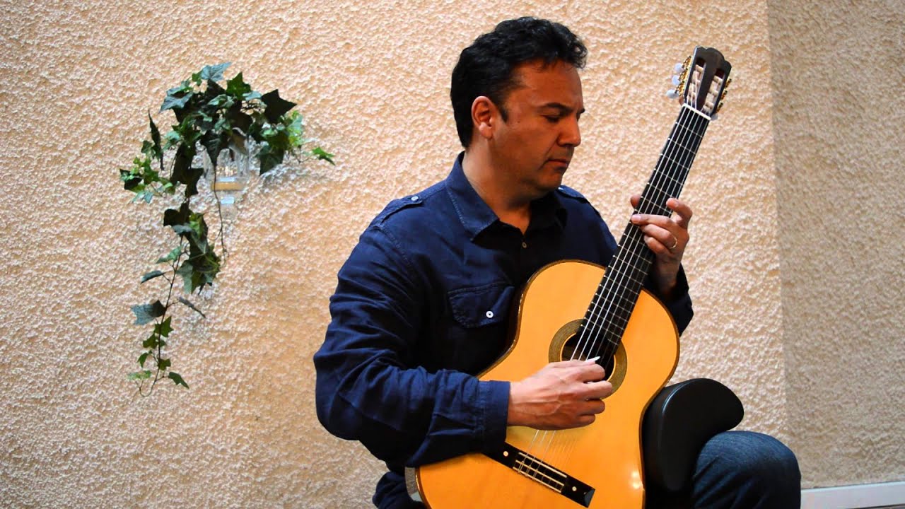 Claudio Garay Cid spelar på Manuel Adalid Torres